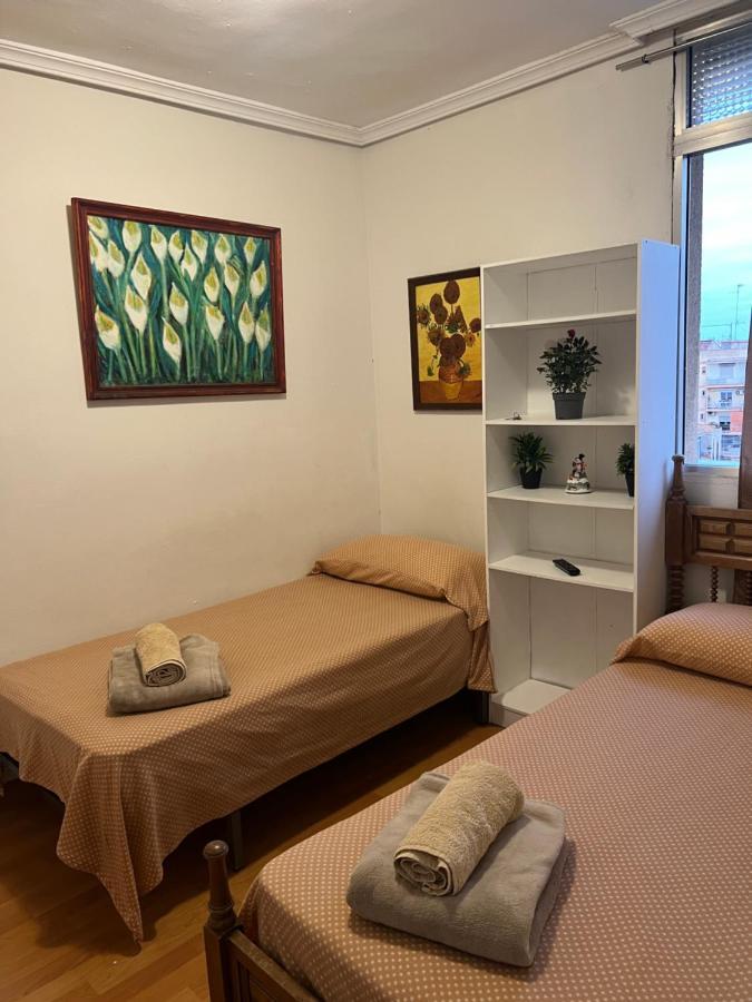 Malvarrosa Habitacion Comoda Y Sencilla Cerca De La Playa Valencia Exterior photo